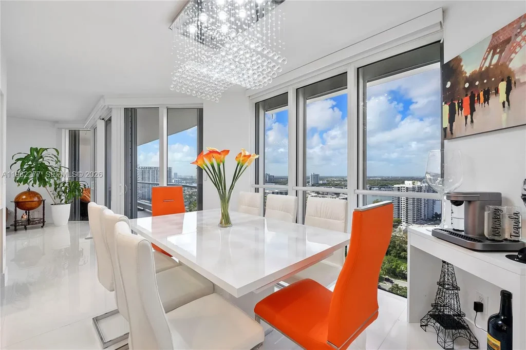 Comedor / Dining room · Unidad 2609, 7000 Island Blvd, Aventura FL
