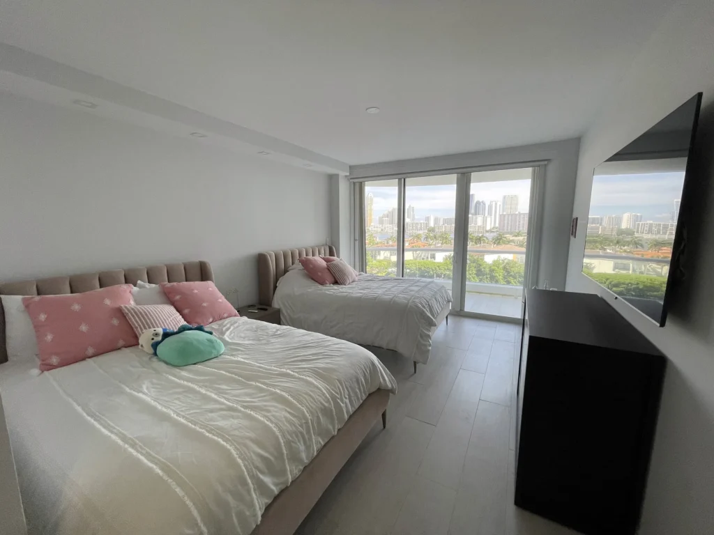 Tercera habitación / Third bedroom · Unidad 701, 7000 Island Blvd, Aventura FL